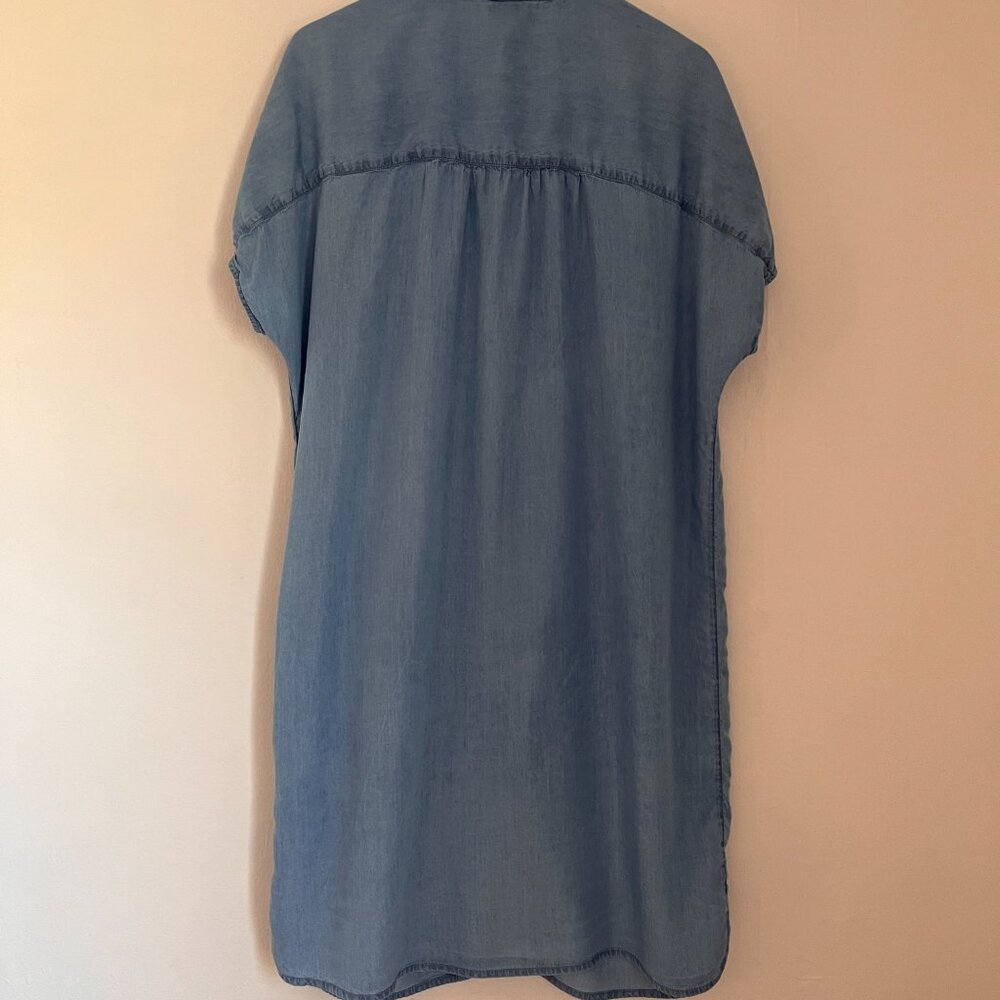 A Pea in the Pod Cotton Chambray Maternity & Nursing Short Sleeve Dress | M - Picture 7 of 8